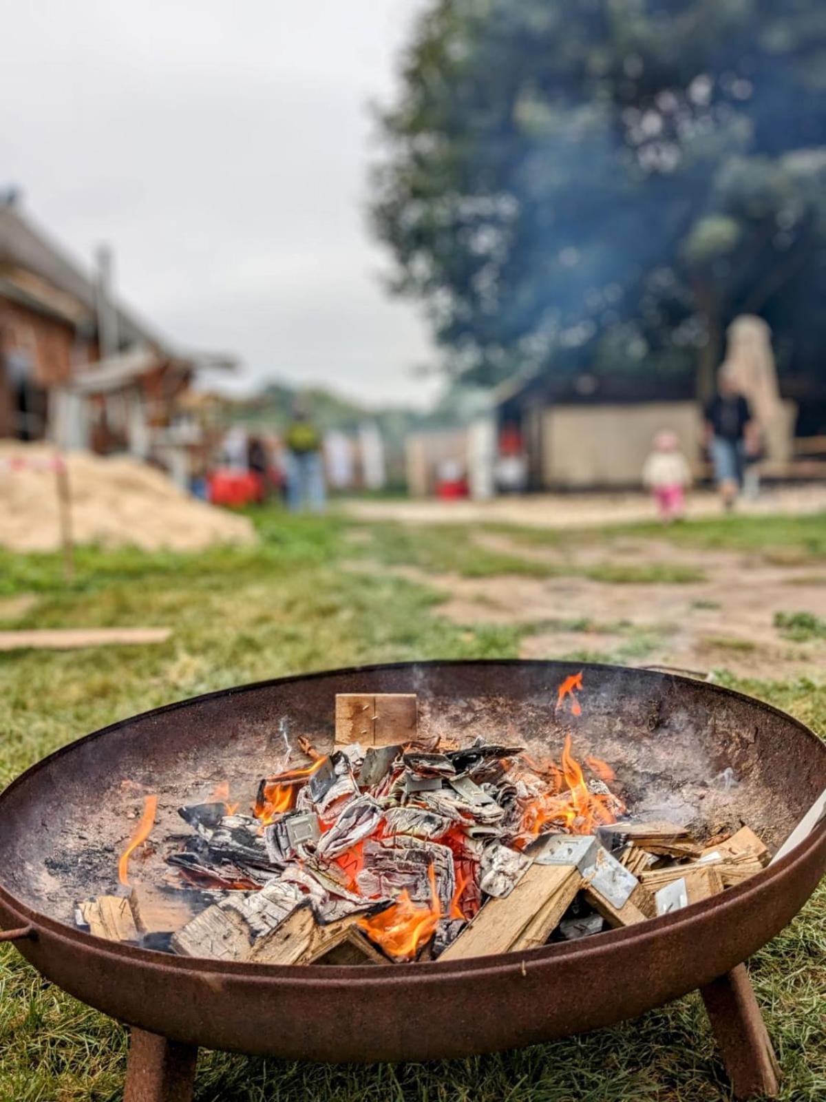 Zirkuswagen Glamping Fuer 2 Mit Veranda Kueche Netflix Parken Und Hofladen Steinhofel ภายนอก รูปภาพ